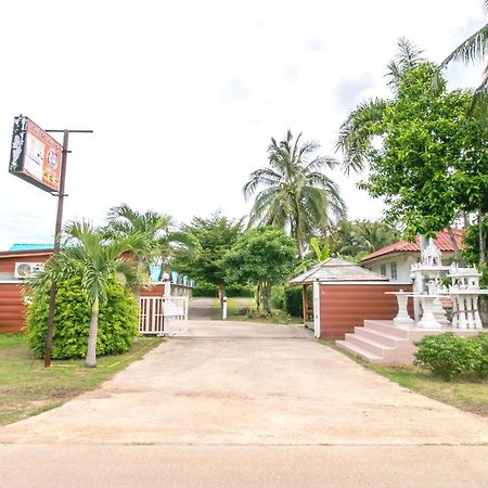 The Rome Resort Pran Buri Exteriör bild