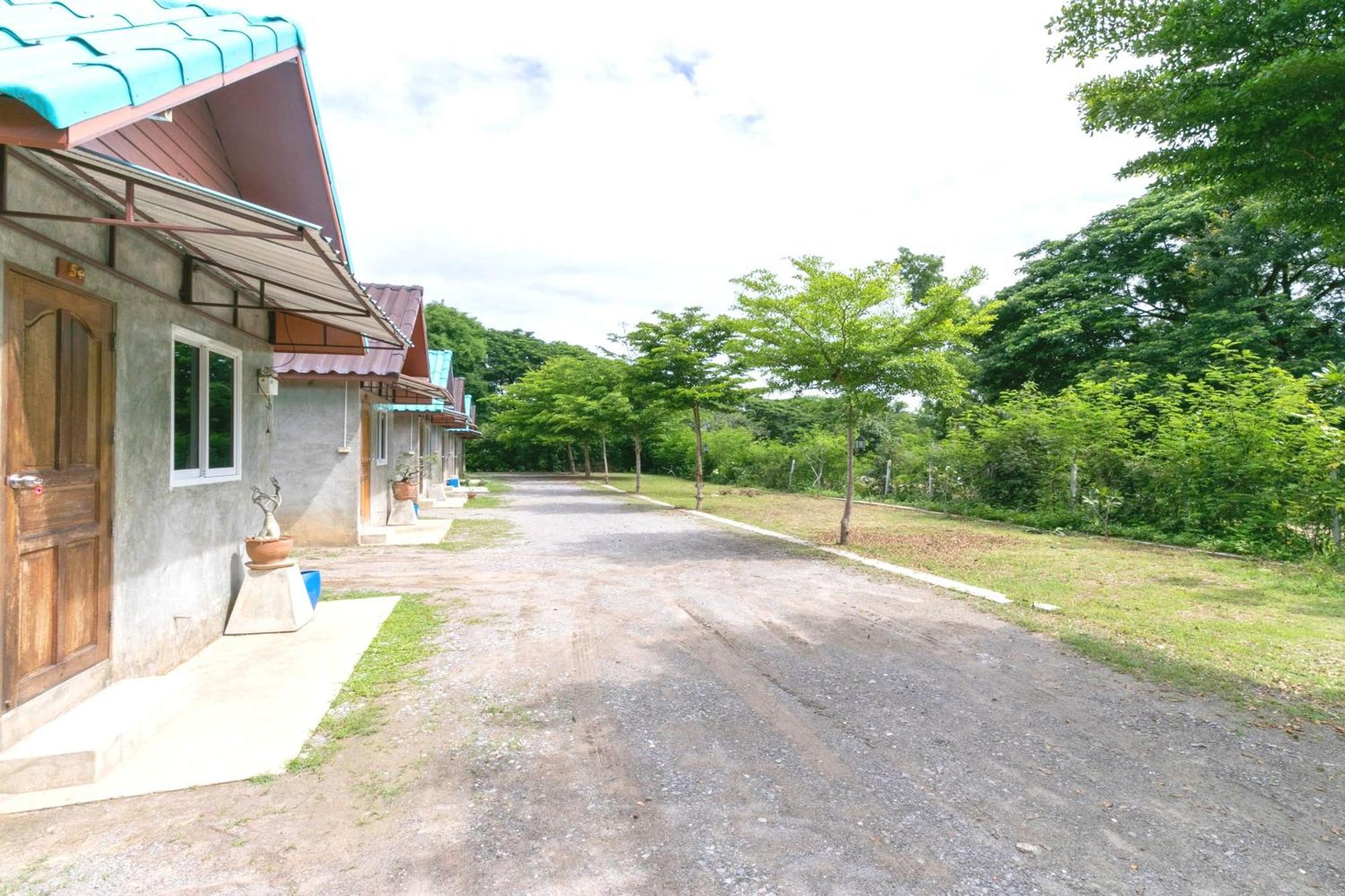 The Rome Resort Pran Buri Exteriör bild
